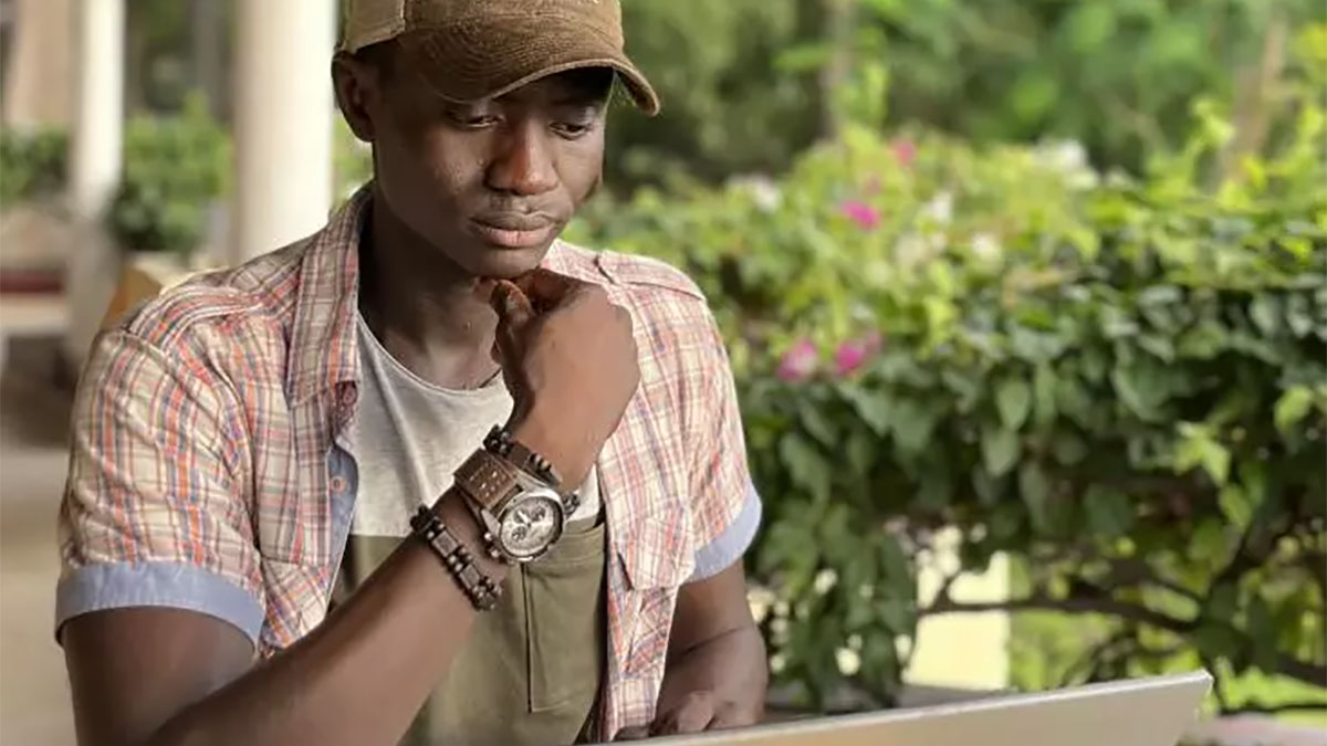 Abidou Lo, jeune actif sénégalais à l'Académie de Versailles (France). Abidou Lo